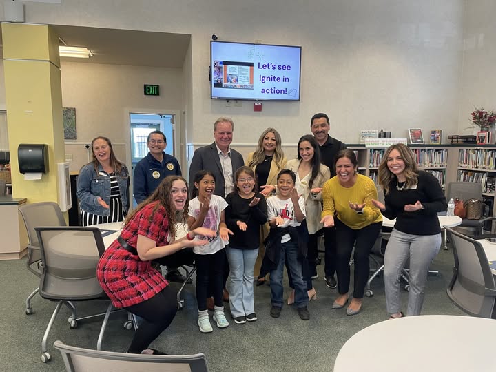 Senator Cortese with Teach for America and Santee Elementary School faculty, students, and administrators.