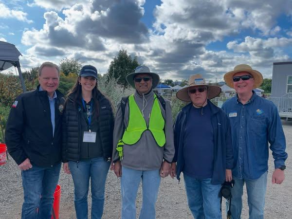 : Senator Dave Cortese pictured with four UC Master Gardeners and volunteers