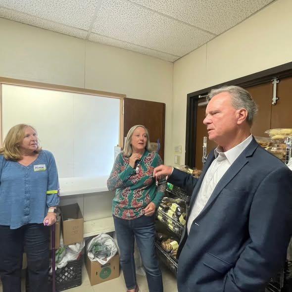 Senator Cortese with members of Reach Out Food Pantry in Morgan Hill