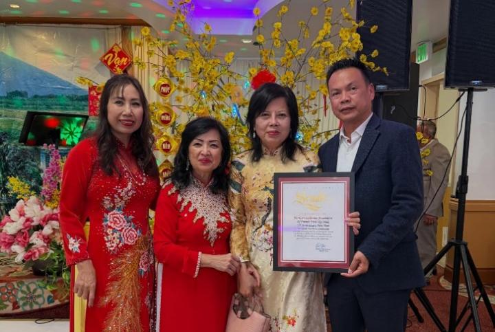 District Representative Phuong Nguyen with members of the North California Association of Friends from Tây Ninh